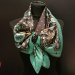 Carré de soie turquoise
